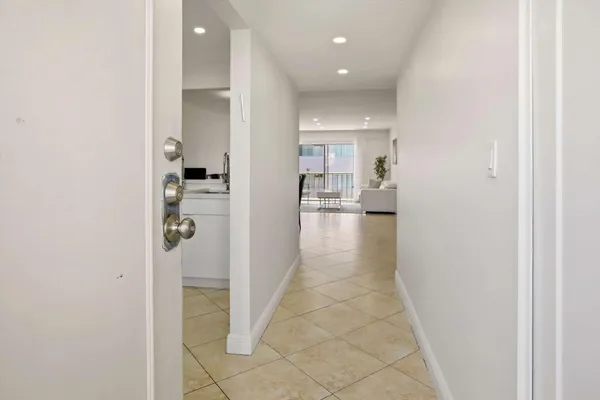 $279,000 | 16750 Northeast 10th Avenue, Unit 312, North Miami Beach, FL 33162