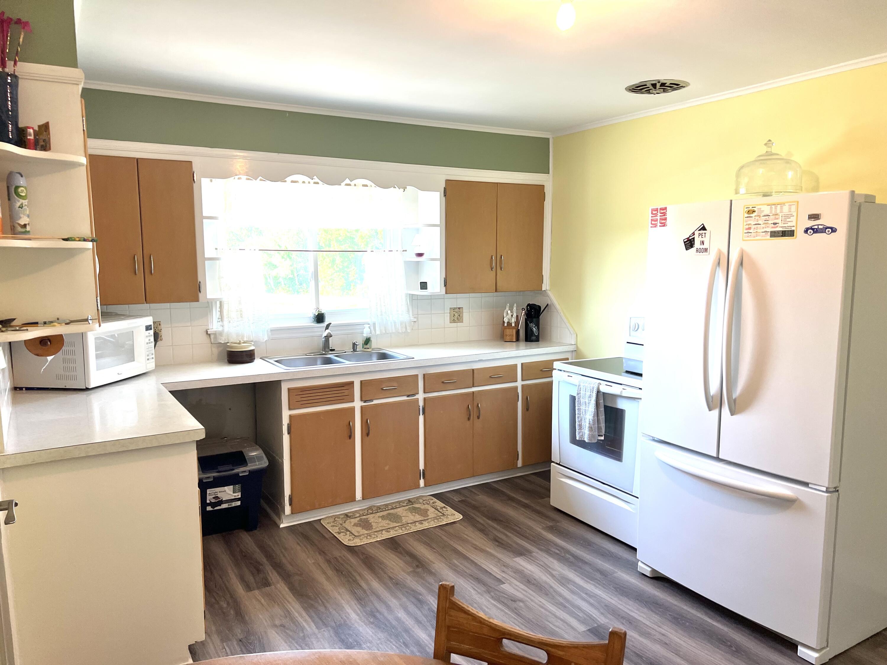 5909 Defield Road Coloma, MI 49038 - Photo 5 of 34 Kitchen