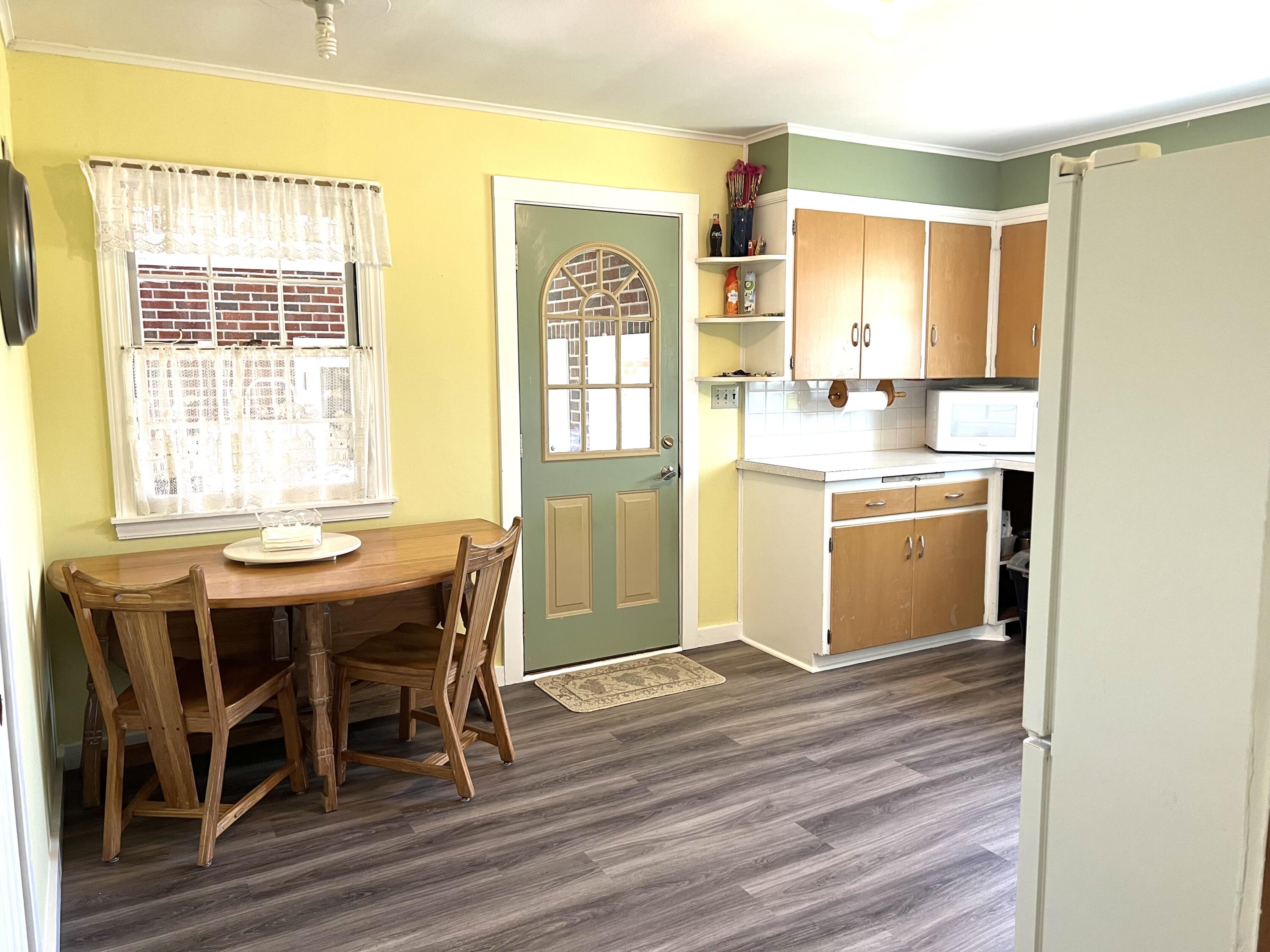 5909 Defield Road Coloma, MI 49038 - Photo 6 of 34 Kitchen
