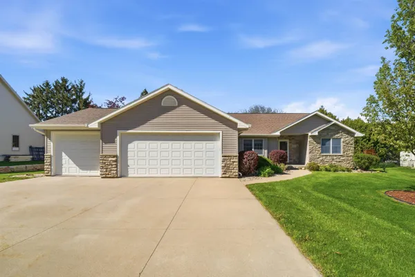 $470,000 | W6148 Long Court, Appleton, WI 54914