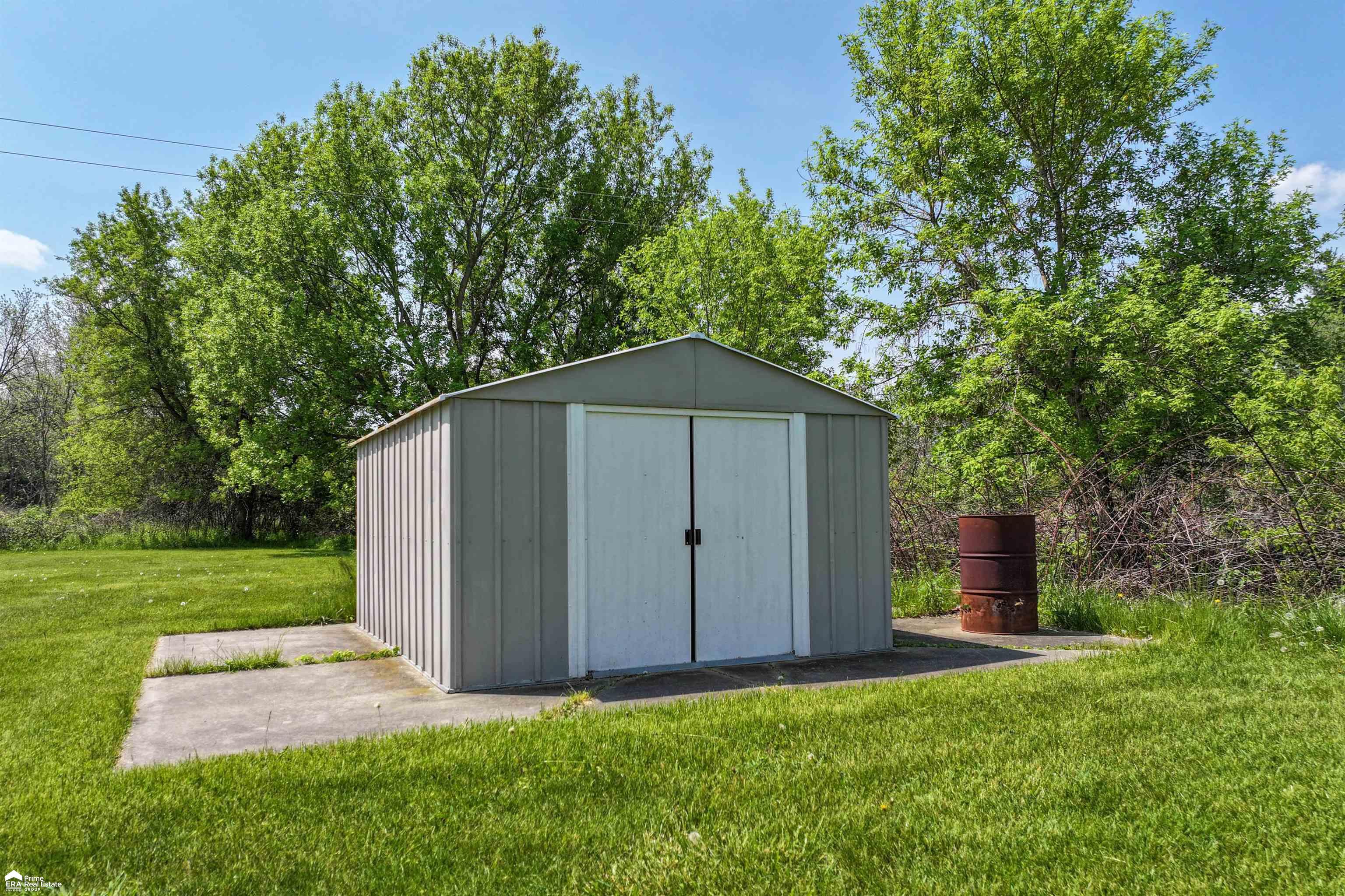 8866 Hough Road Almont, MI 48003 - Photo 43 of 49 Gallery Image 43