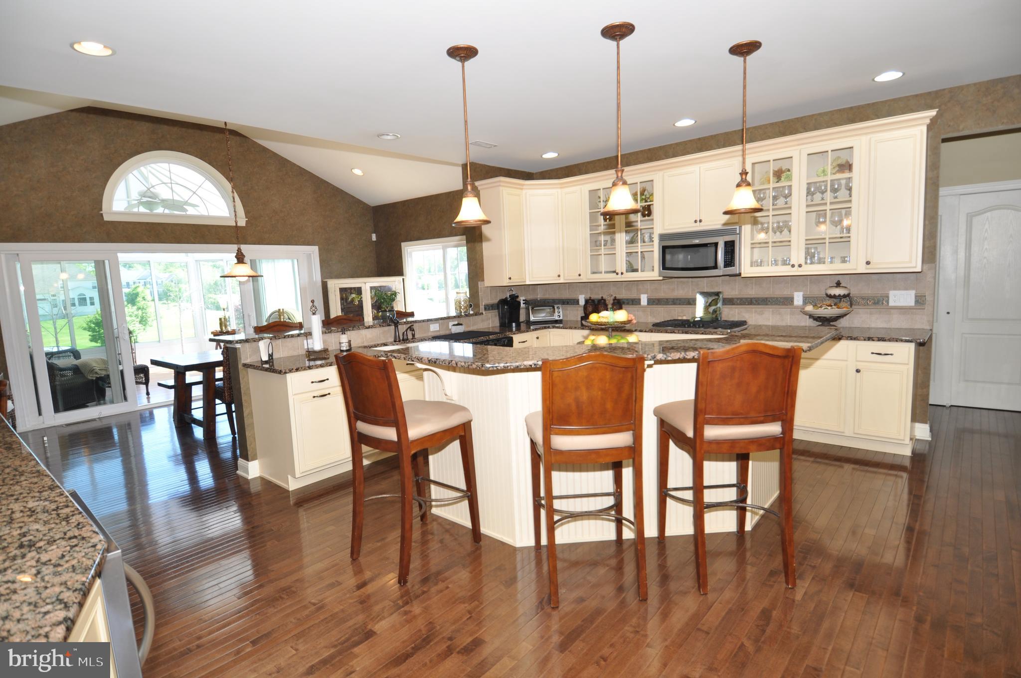 9 Waverly Drive Columbus, NJ 08022 - Photo 2 of 65