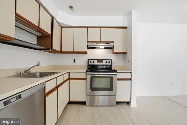 $259,900 | 13 Provincetown Drive, Marlton, NJ 08053