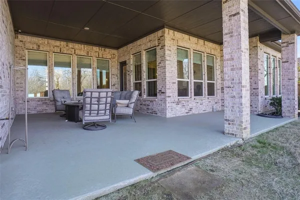 $850,000 | 297 Waters Edge Drive, Argyle, TX 76226