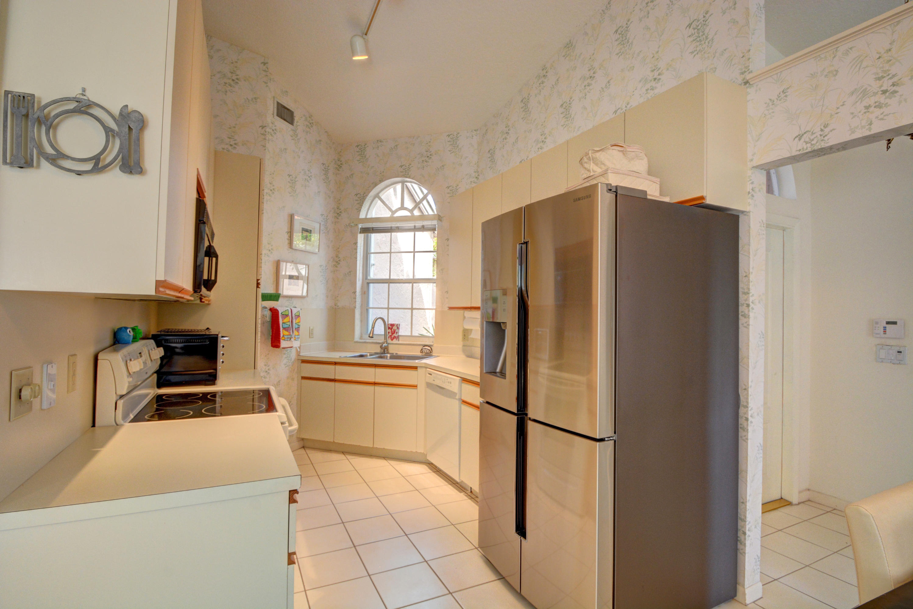 17274 Antigua Point Way Boca Raton, FL 33487 - Photo 10 of 36 Kitchen