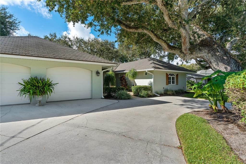724 Tides Road Vero Beach, FL 32963 - Photo 5 of 36 Gallery Image 5