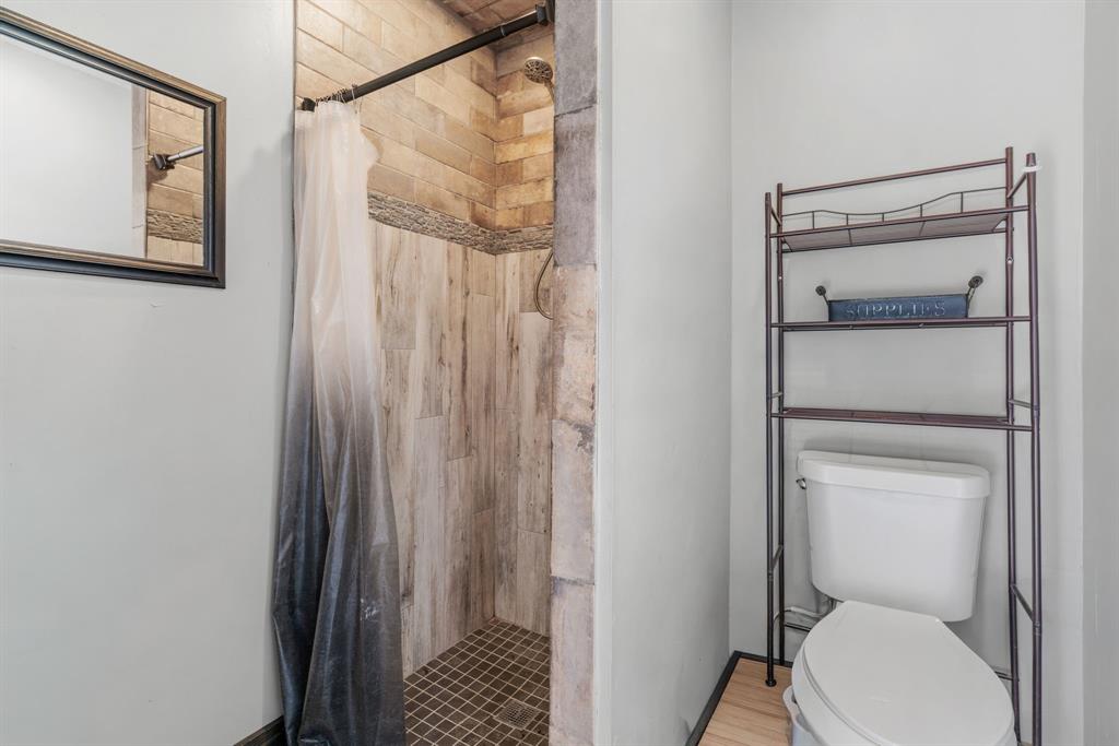 5058 West Highway 199 Springtown, TX 76082 - Photo 36 of 40 Full Bathroom in Shop