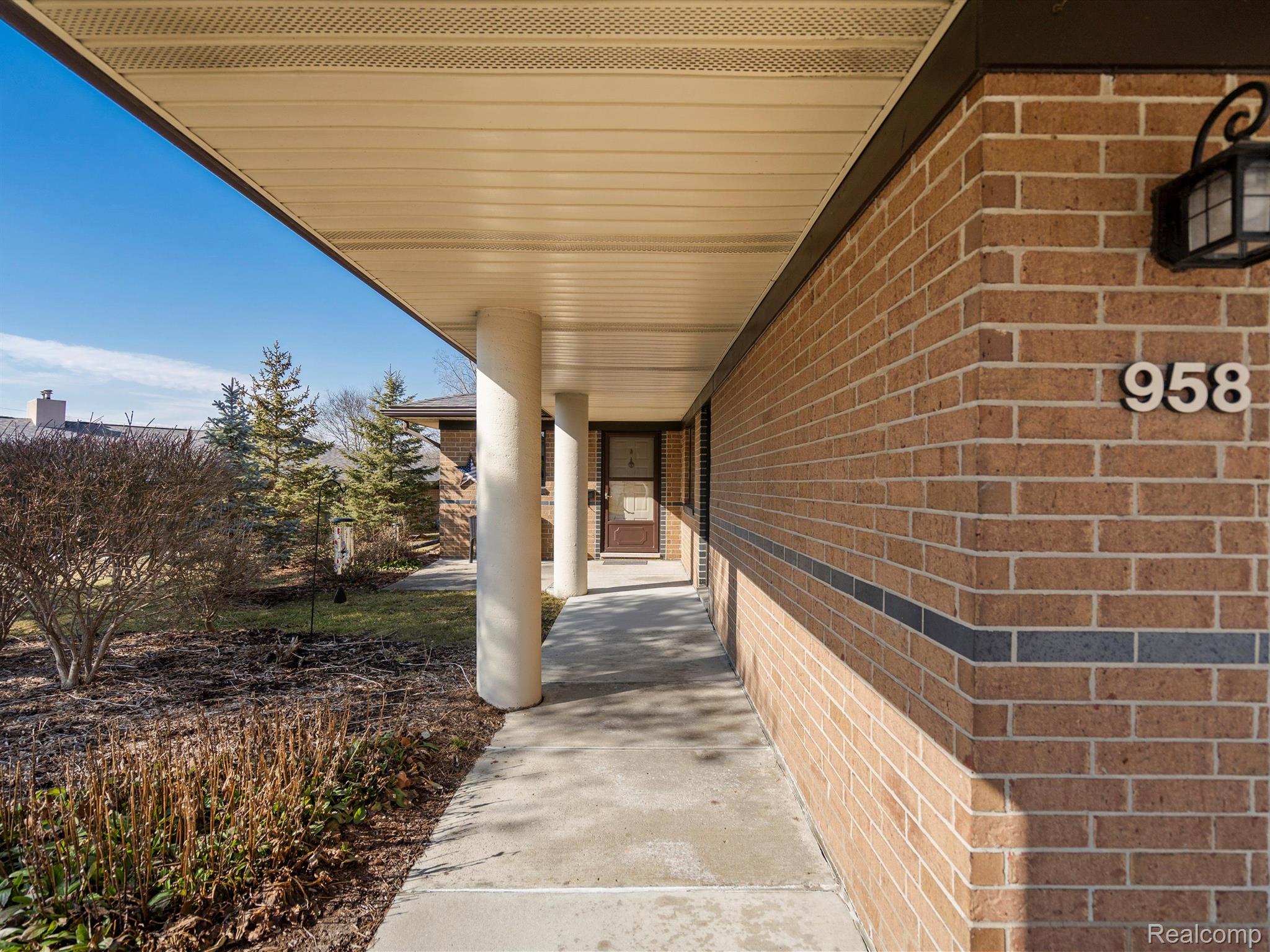958 Wexford Way Rochester, MI 48307 - Photo 4 of 23 Gallery Image 4