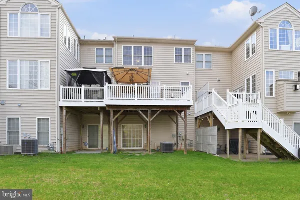 $585,000 | 22169 Fair Garden Lane, Clarksburg, MD 20871