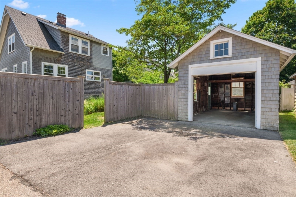 65 Narragansett Road Quincy, MA 02169 - Photo 28 of 31