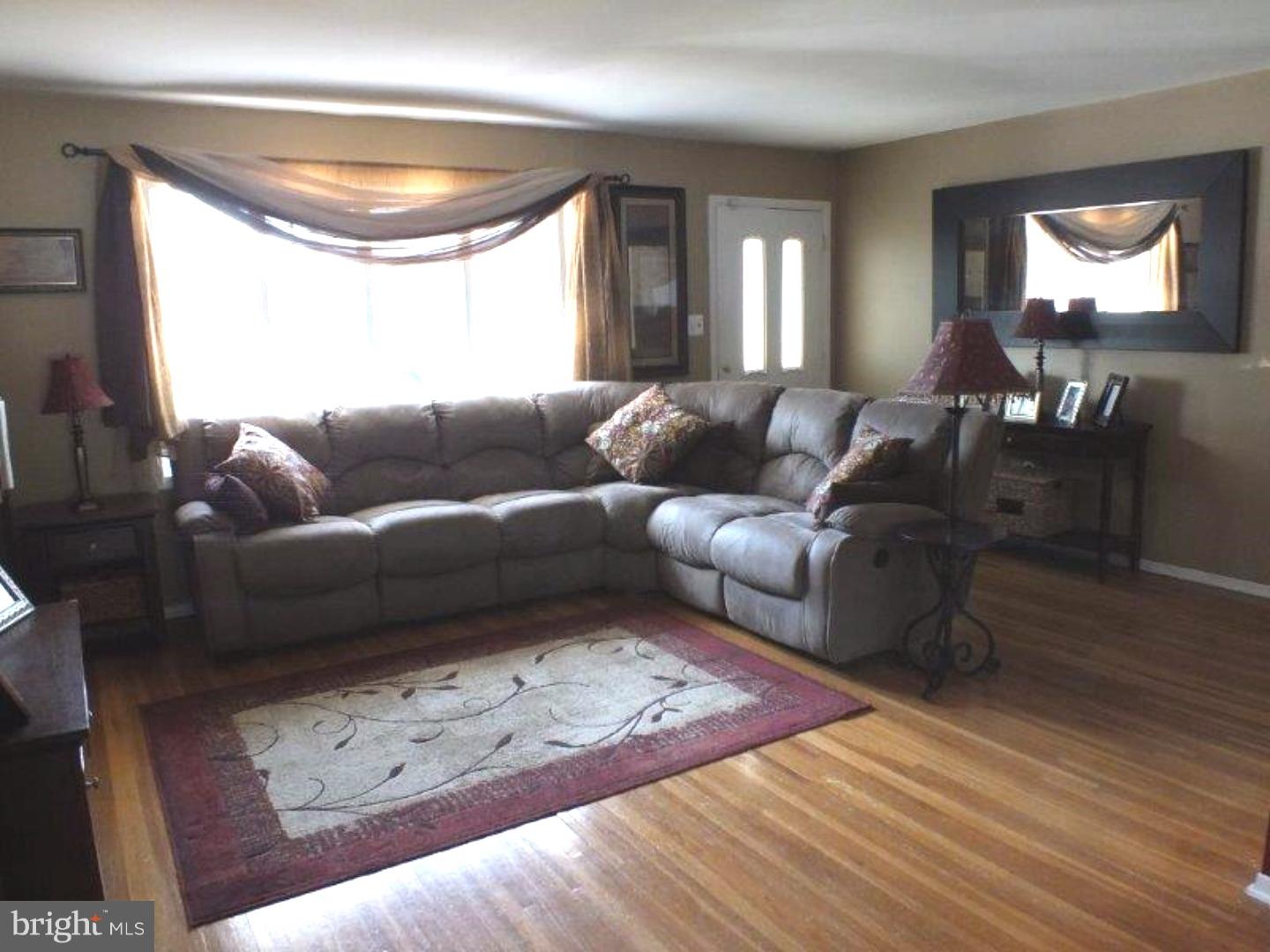 41 Claude Road Yardville, NJ 08620 - Photo 4 of 25