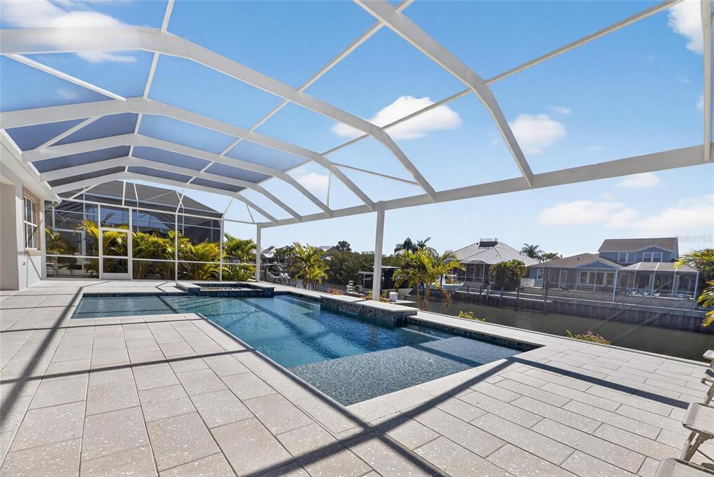 994 Signet Drive Apollo Beach, FL 33572 - Photo 2 of 98 a view of a gym