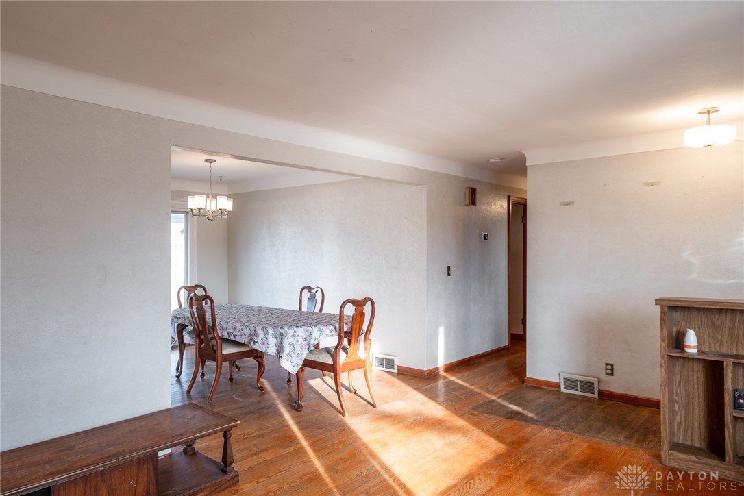 2583 Grange Hall Road Beavercreek, OH 45431 - Photo 5 of 24