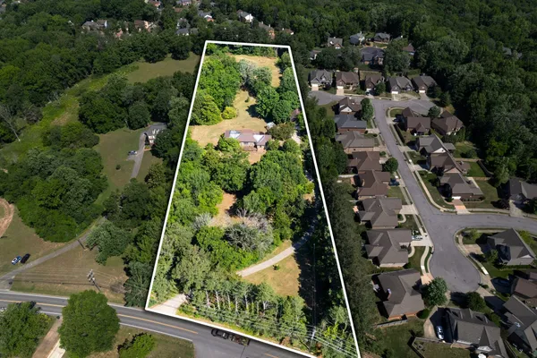 $949,900 | 651 Old Lebanon Dirt Road, Hermitage, TN 37076