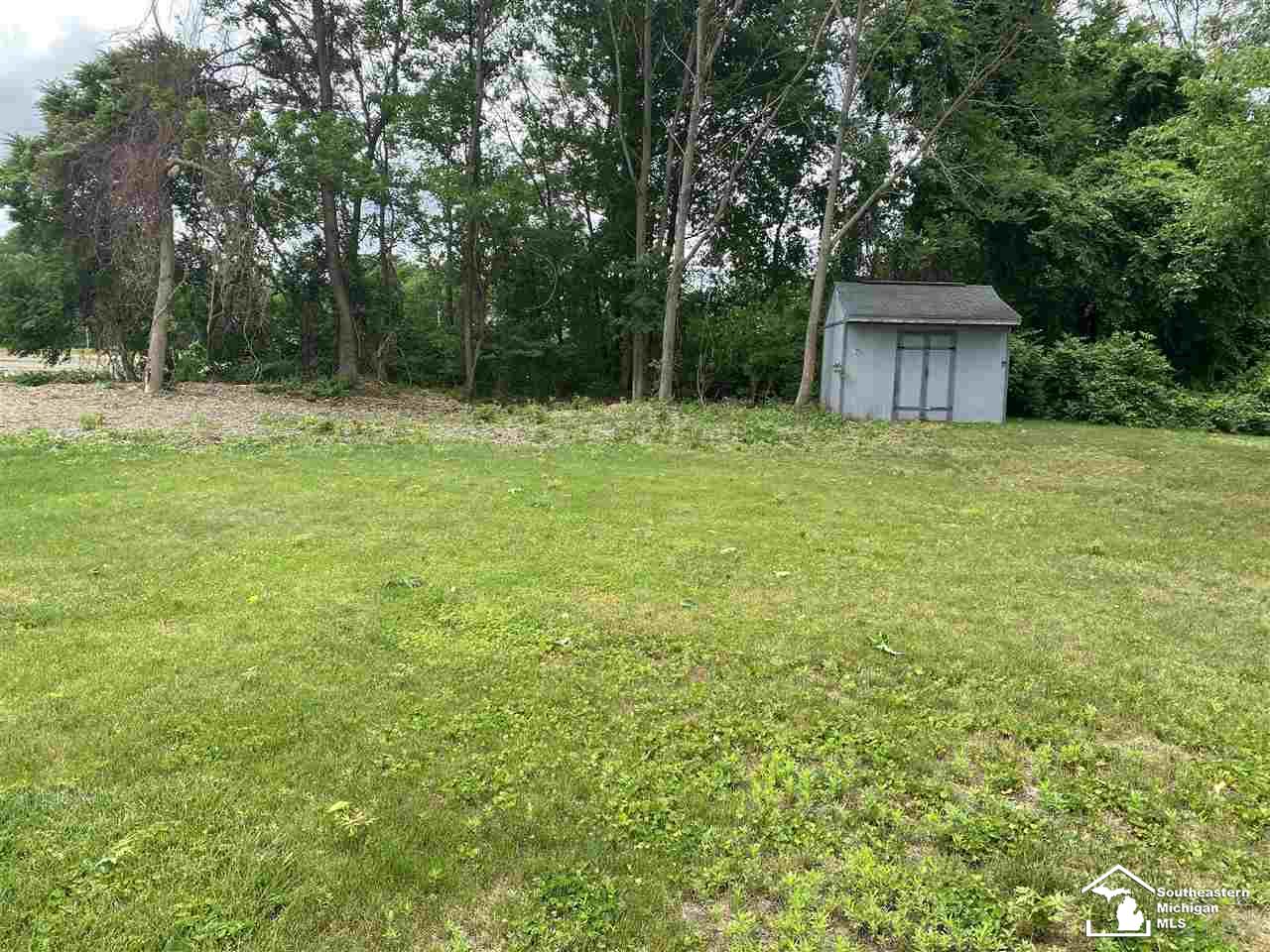 7235 Douglas Road Lambertville, MI 48144 - Photo 4 of 22