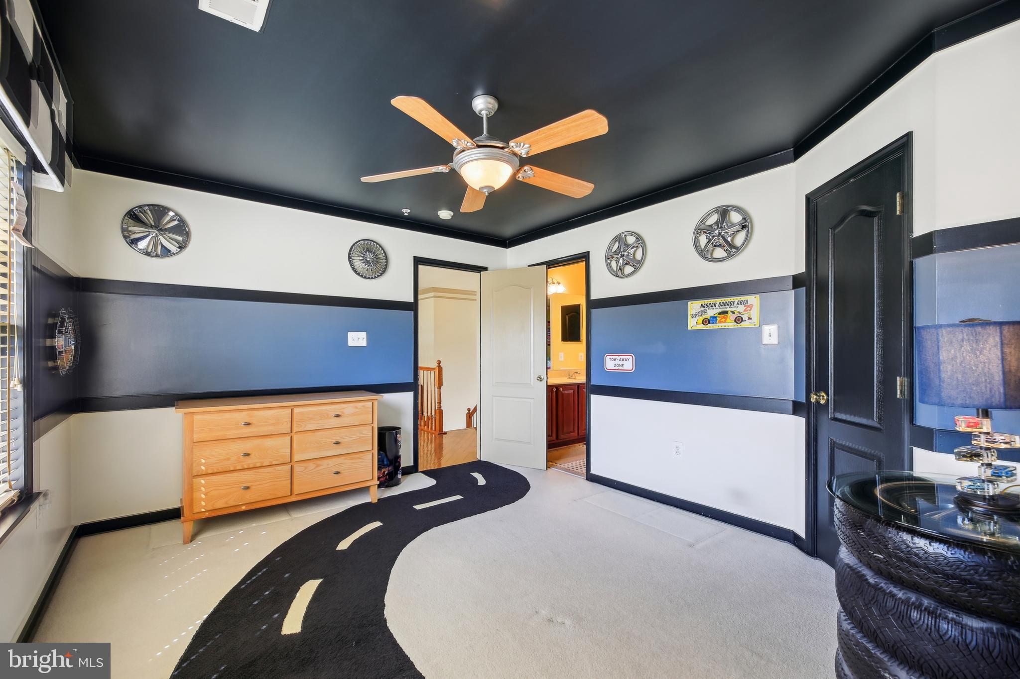 7020 Ironbridge Lane Laurel, MD 20707 - Photo 45 of 63 a view of living room with washer and dryer