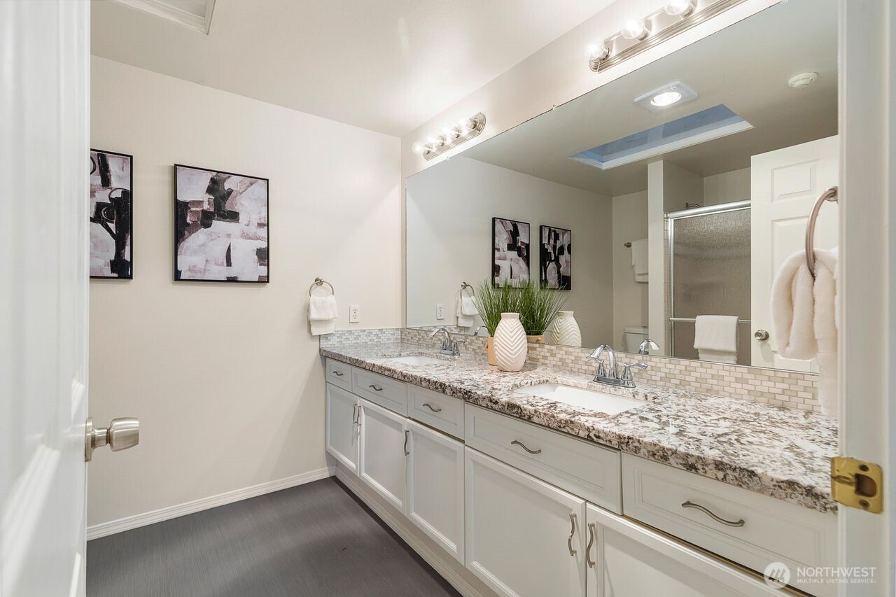 10909 Avondale Road Northeast, Unit P161 Redmond, WA 98052 - Photo 11 of 18