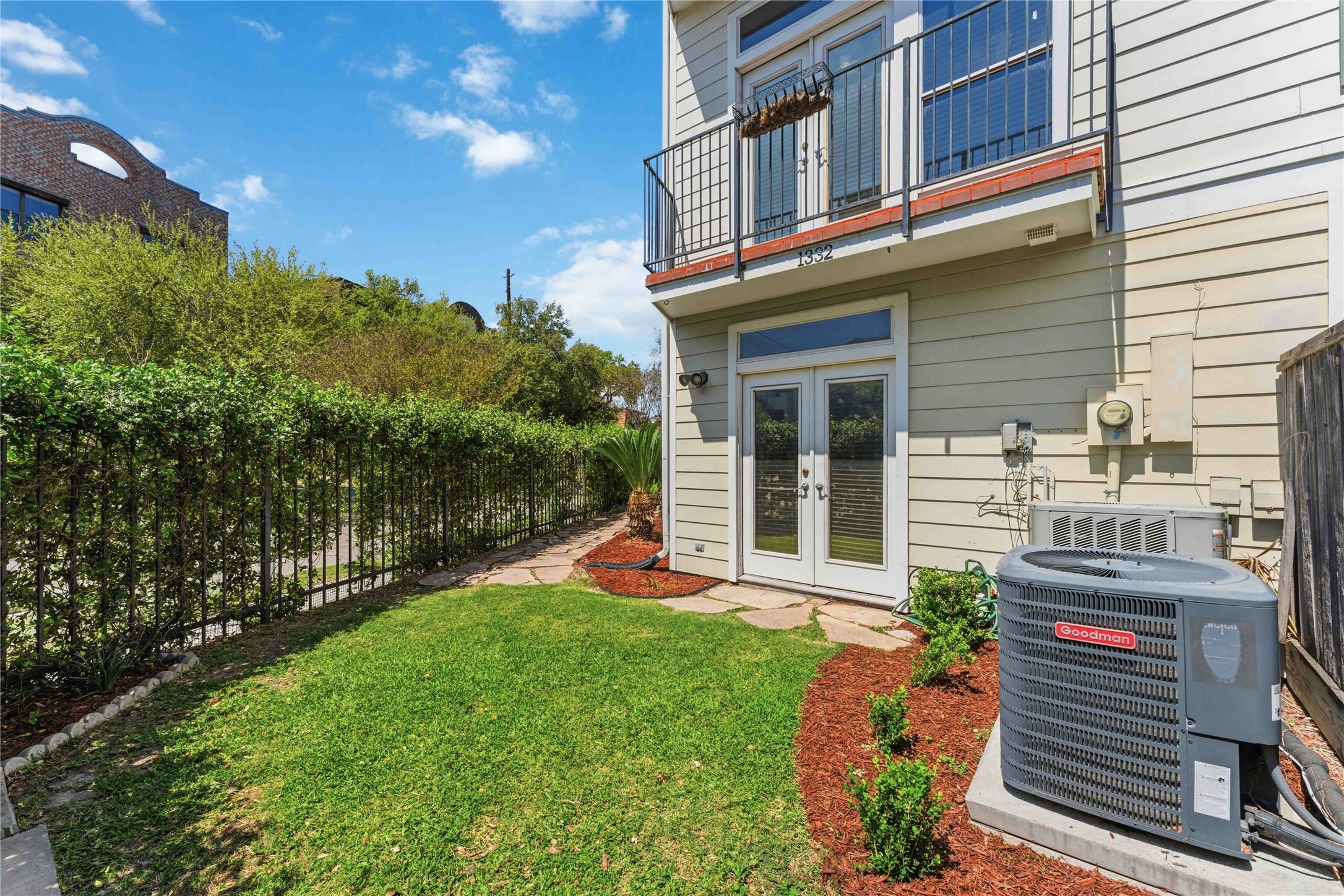 1332 Fairview Street Houston, TX 77006 - Photo 24 of 25