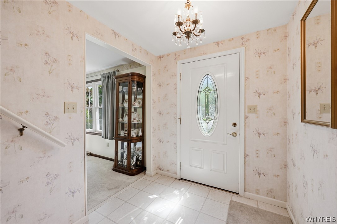85 Heritage Road East Amherst, NY 14221 - Photo 3 of 39 Great spacious foyer
