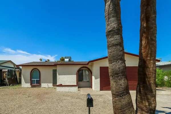 $2,005 | 4810 West Desert Cove Avenue, Glendale, AZ 85304