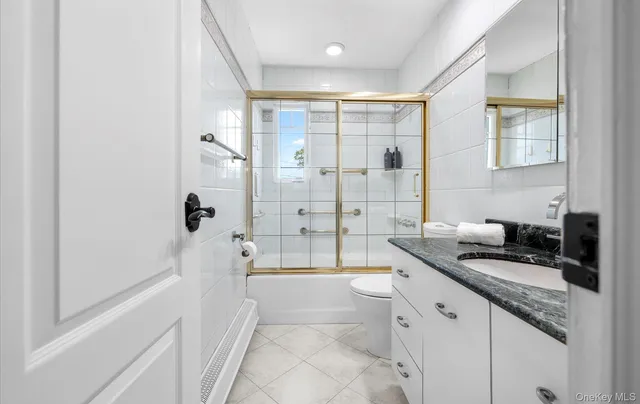 $1,050,000 | 14 John Drive, Old Bethpage, NY 11804