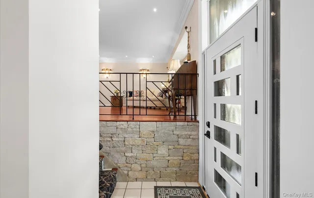 $1,050,000 | 14 John Drive, Old Bethpage, NY 11804