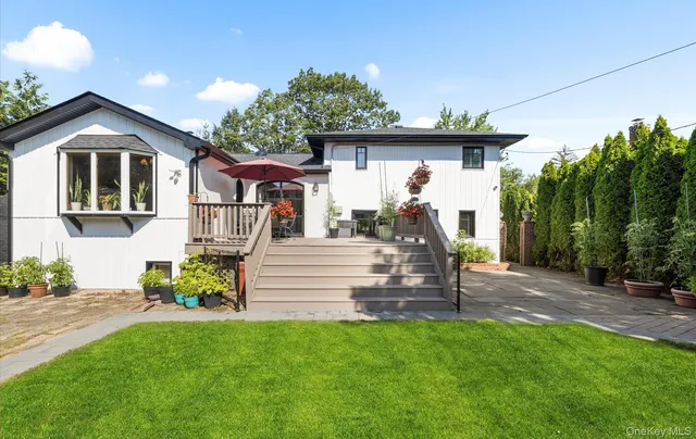 $1,050,000 | 14 John Drive, Old Bethpage, NY 11804