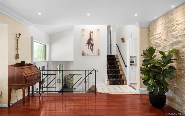 $1,050,000 | 14 John Drive, Old Bethpage, NY 11804