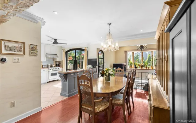 $1,050,000 | 14 John Drive, Old Bethpage, NY 11804