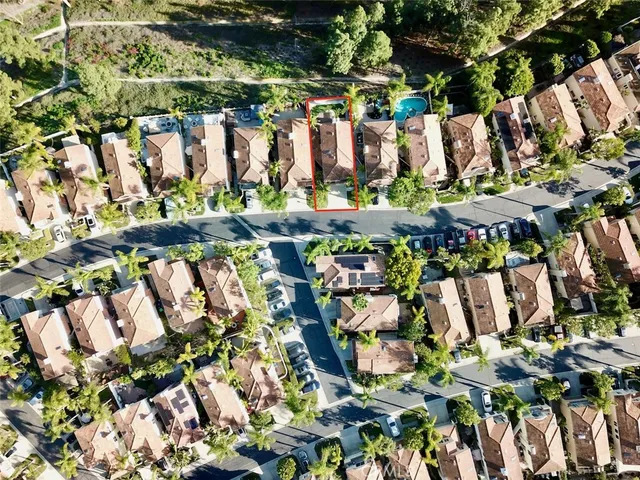a black and white photo of a living room