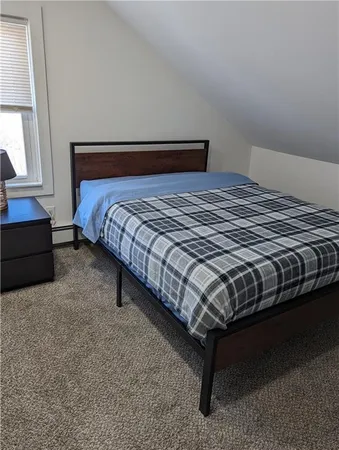 $3,800 | 27 Mt Vernon Street, Unit 2, Newport, RI 02840