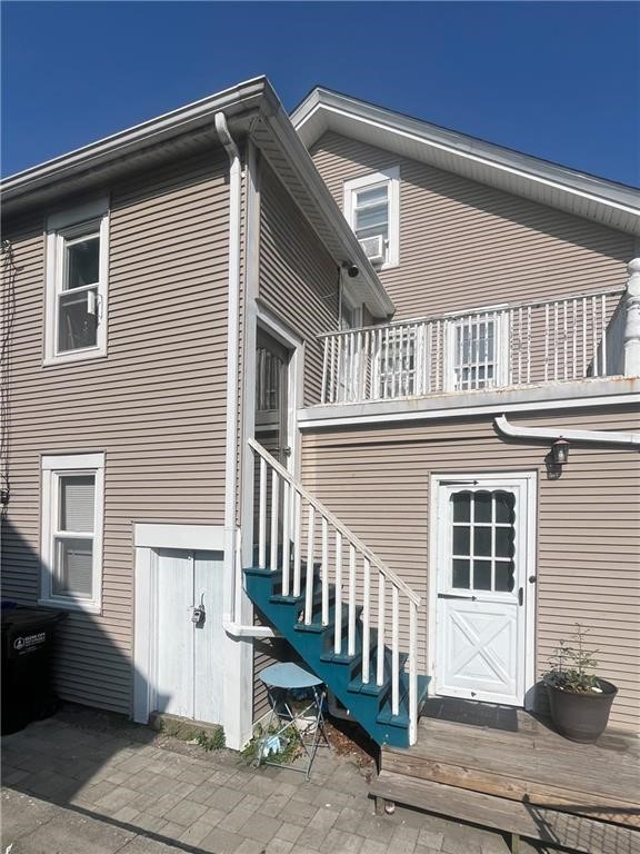 27 Mt Vernon Street, Unit 2 Newport, RI 02840 - Photo 4 of 29
