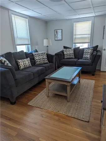$3,800 | 27 Mt Vernon Street, Unit 2, Newport, RI 02840