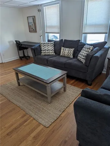 $3,800 | 27 Mt Vernon Street, Unit 2, Newport, RI 02840