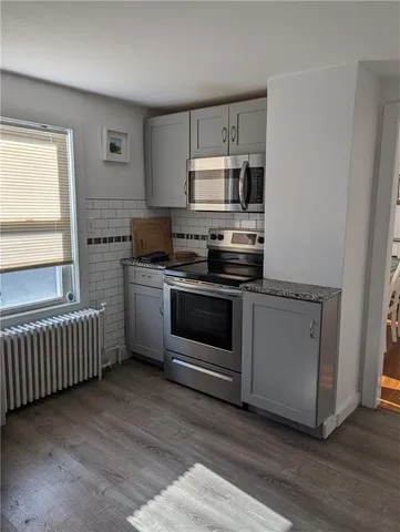 $3,800 | 27 Mt Vernon Street, Unit 2, Newport, RI 02840