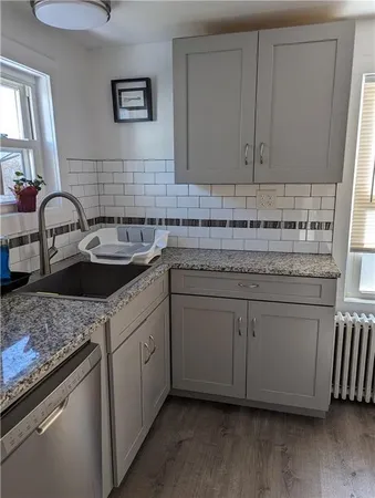 $3,800 | 27 Mt Vernon Street, Unit 2, Newport, RI 02840