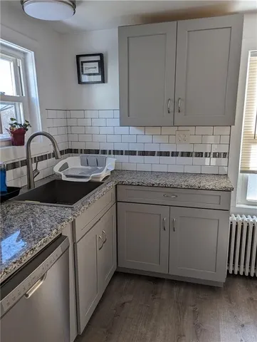 $3,800 | 27 Mt Vernon Street, Unit 2, Newport, RI 02840