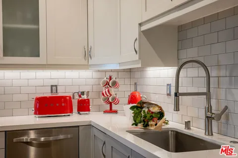 $1,399,000 | 1838 Westholme Avenue, Unit PH3, Los Angeles, CA 90025