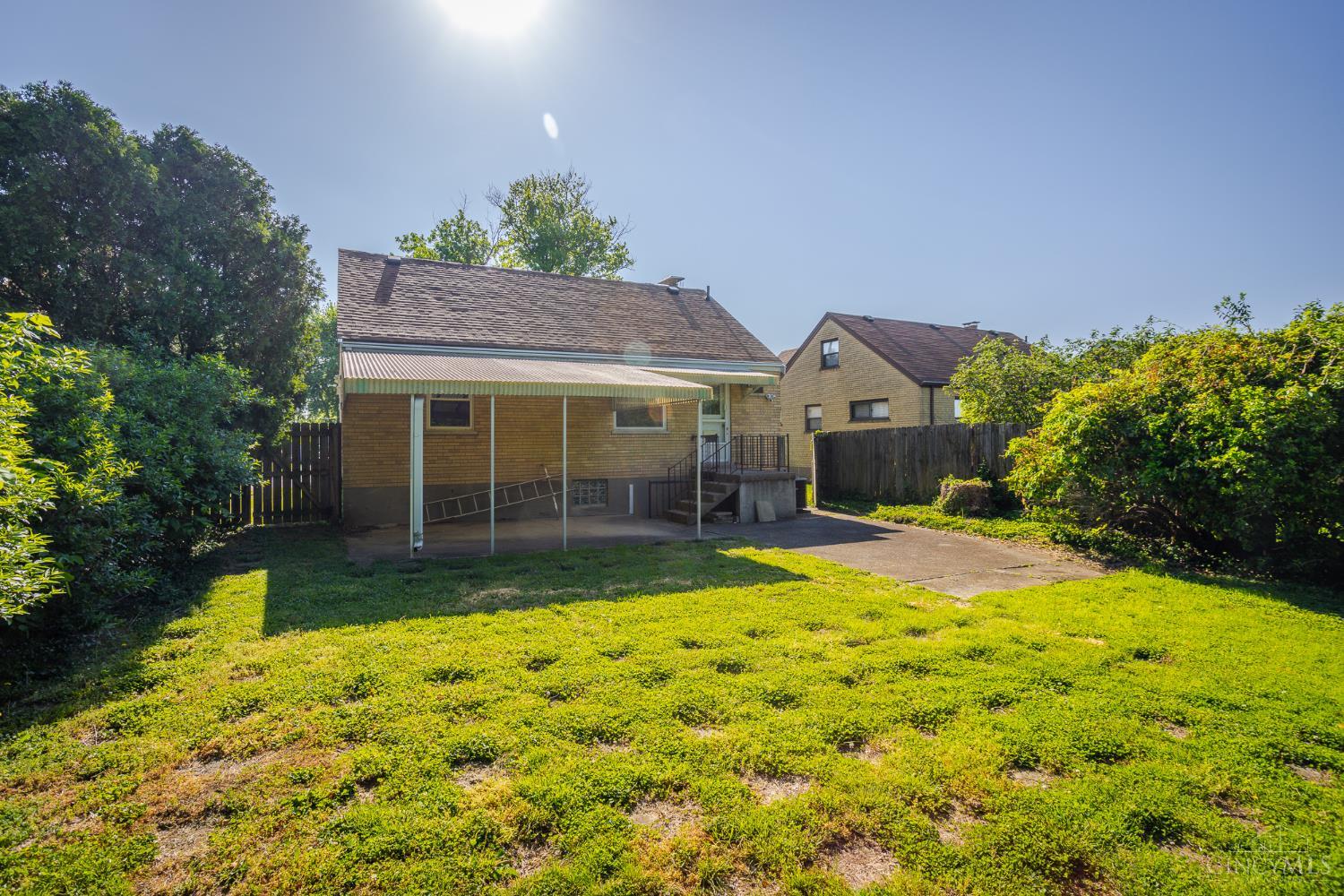 3611 Neiheisel Avenue Cincinnati, OH 45248 - Photo 23 of 26