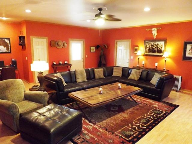 485 High Road Camden, TN 38320 - Photo 8 of 20 a living room with furniture a rug and a lamp