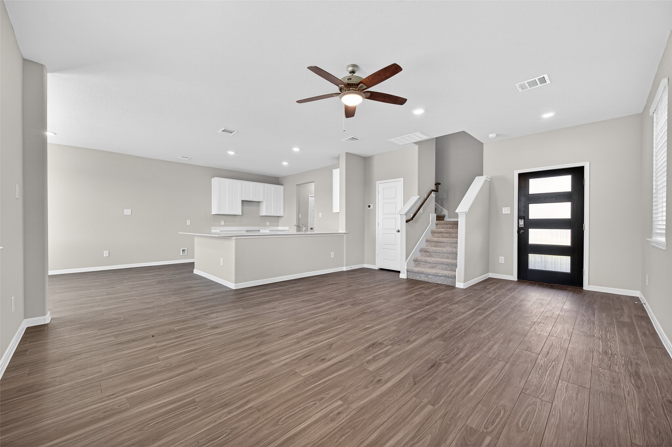 9263 Grace Rdg Drive Willis, TX 77318 - Photo 5 of 46