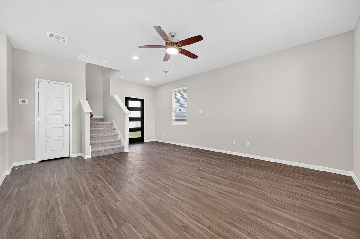 9263 Grace Rdg Drive Willis, TX 77318 - Photo 6 of 46