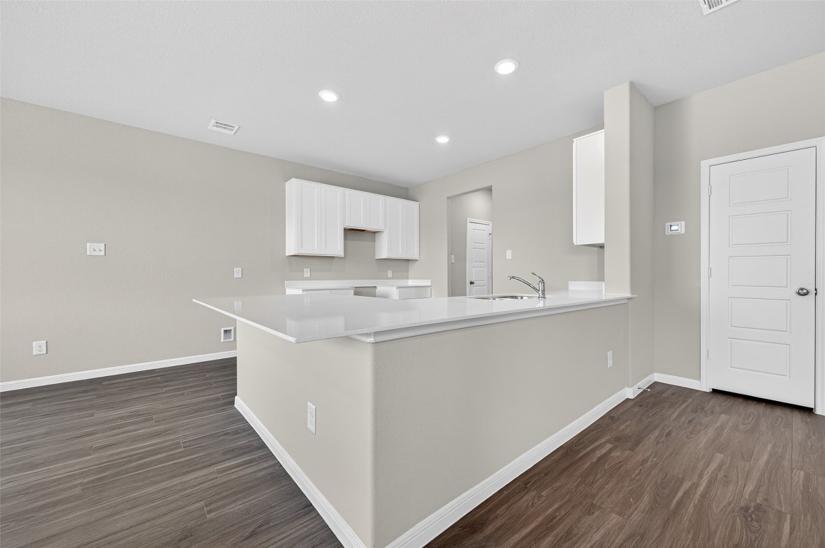 9263 Grace Rdg Drive Willis, TX 77318 - Photo 8 of 46