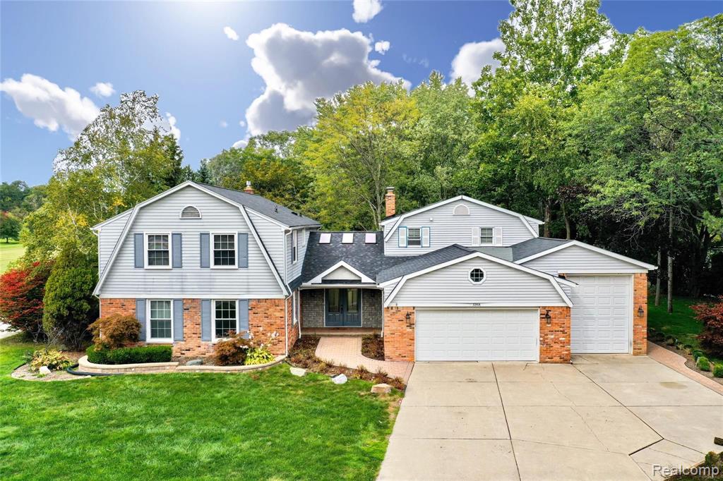 33414 Old Timber Road Farmington, MI 48331 - Photo 1 of 36