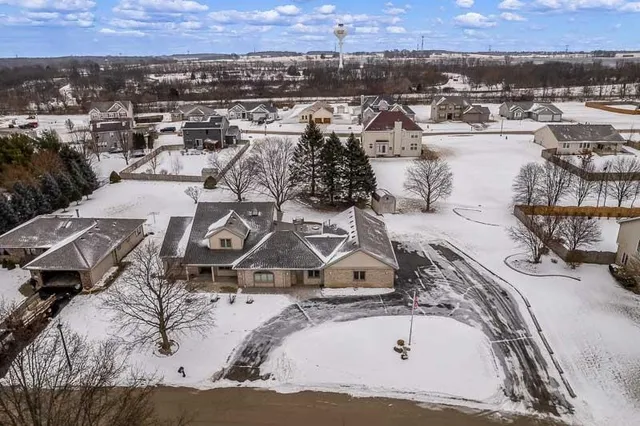 $485,000 | 5517 Winners Circle, Caledonia, IL 61011