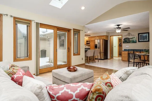 $485,000 | 5517 Winners Circle, Caledonia, IL 61011