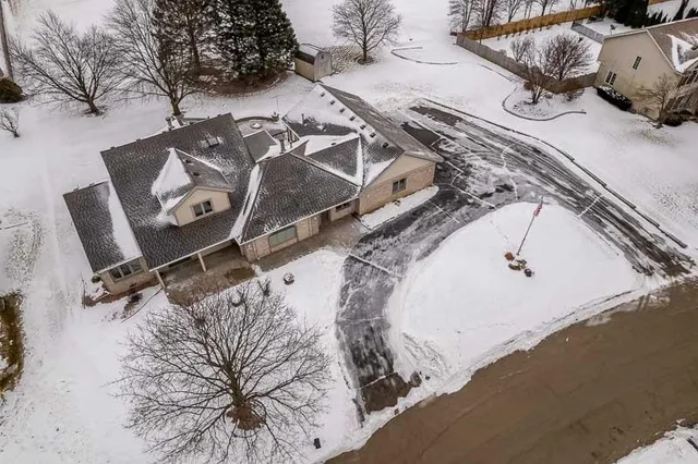 $485,000 | 5517 Winners Circle, Caledonia, IL 61011