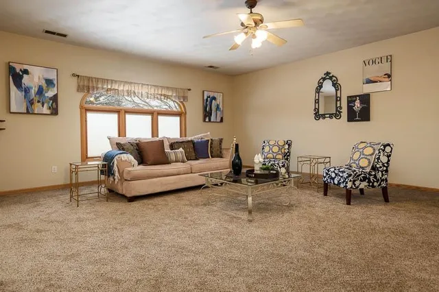 $485,000 | 5517 Winners Circle, Caledonia, IL 61011