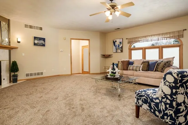 $485,000 | 5517 Winners Circle, Caledonia, IL 61011