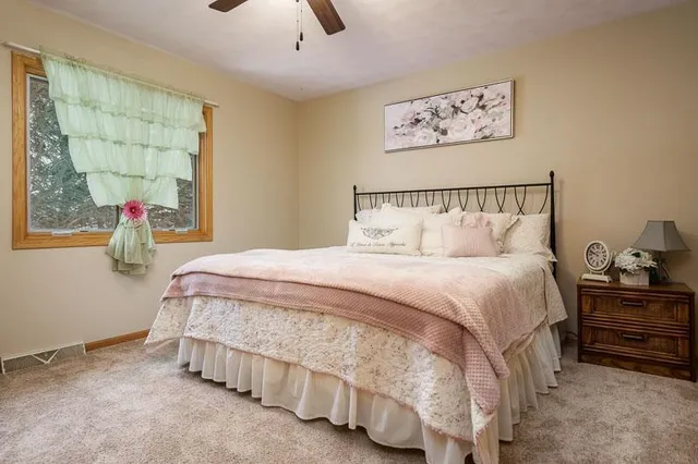 $485,000 | 5517 Winners Circle, Caledonia, IL 61011